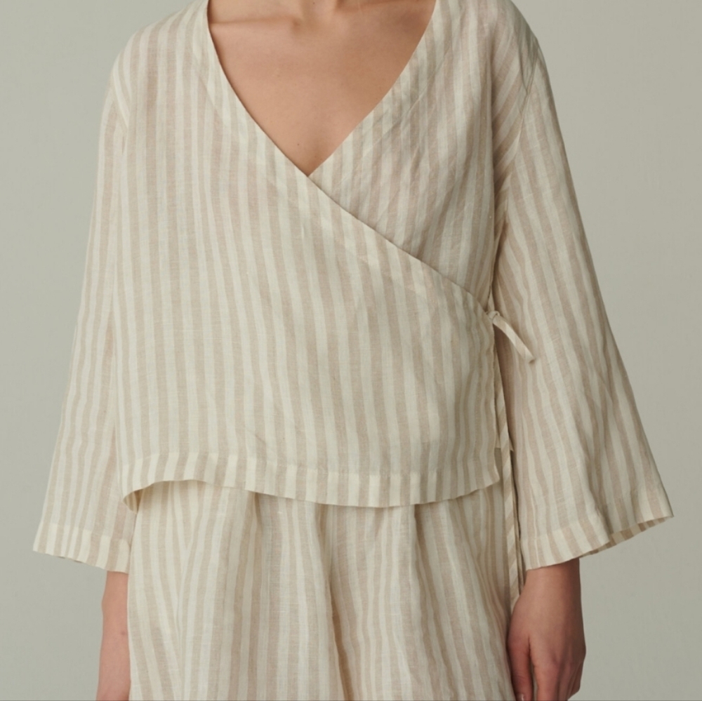 Linenfox Georgia Black Linen Wrap Top